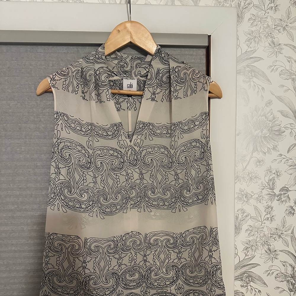 cabi Scrollwork Sleeveless Tunic Blouse Top Gray Cream Chiffon 3091 Small S